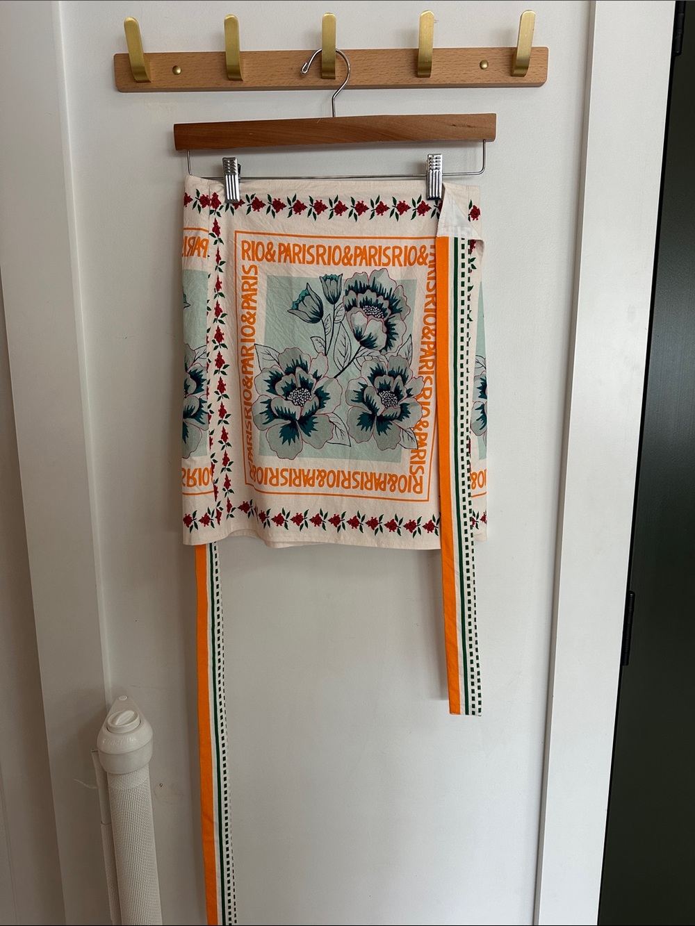 FARM RIO LOOK FOR LESS Rio & Paris Floral Wall Hanging in Cream and Teal